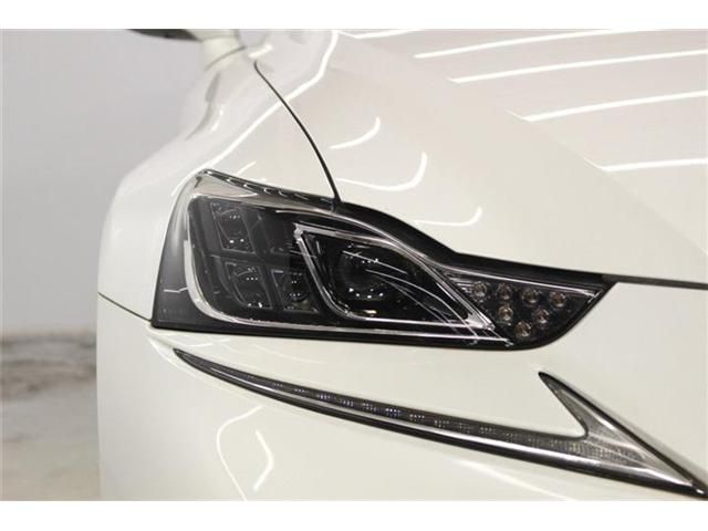 LEXUS IS200t