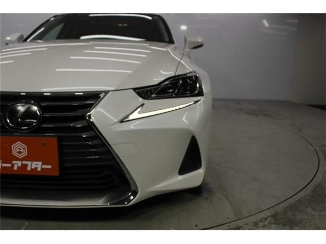 LEXUS IS200t