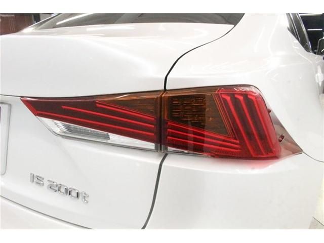 LEXUS IS200t