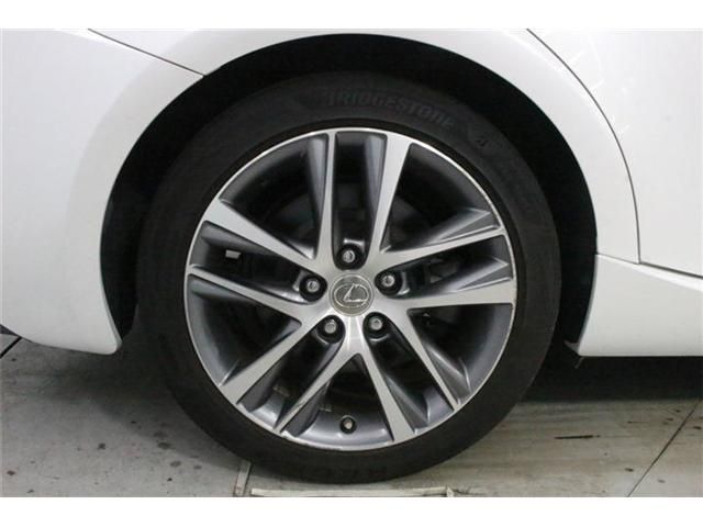 LEXUS IS200t