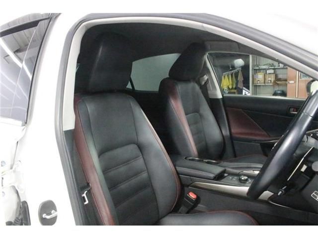 LEXUS IS200t