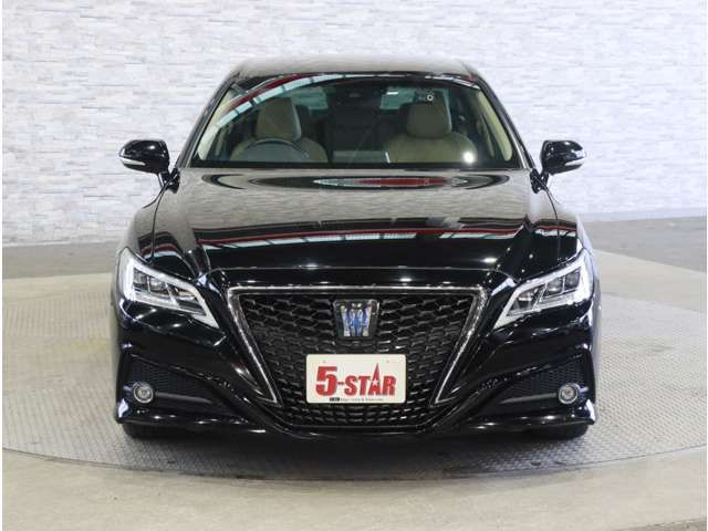 CROWN sedan hybrid