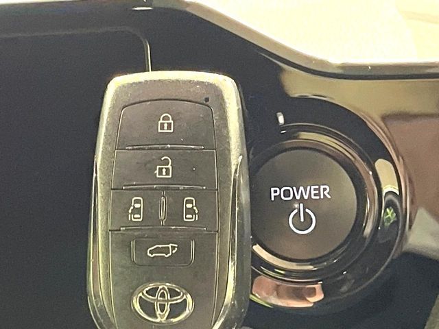 VOXY HYBRID