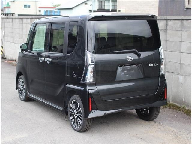 TANTO CUSTOM 4WD