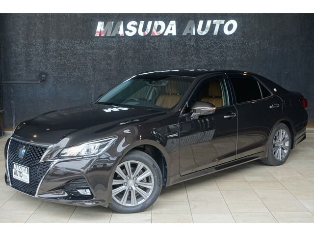 CROWN sedan hybrid 4WD