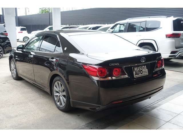CROWN sedan hybrid 4WD