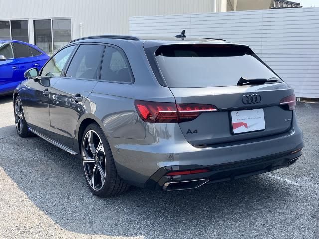 AUDI A4 AVANT