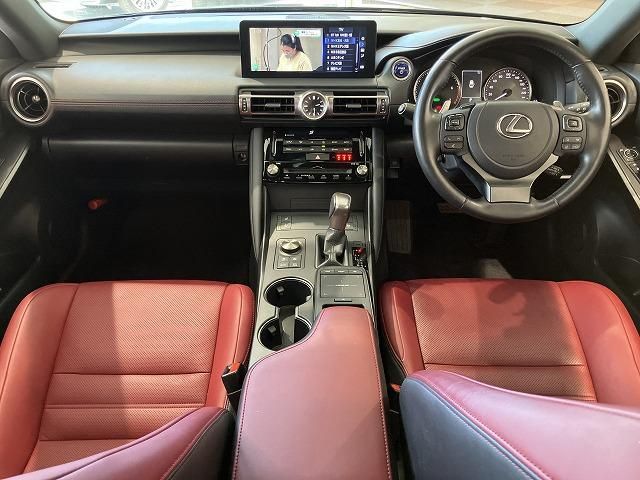LEXUS IS300h