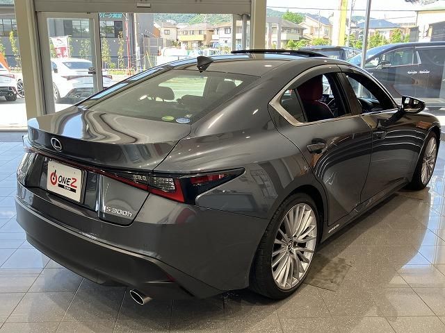 LEXUS IS300h