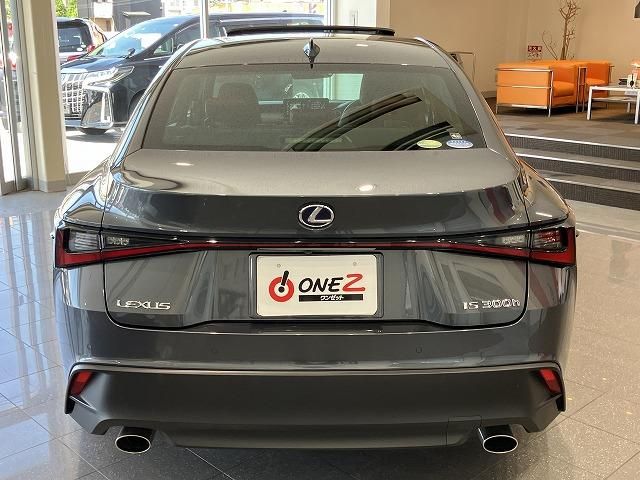 LEXUS IS300h