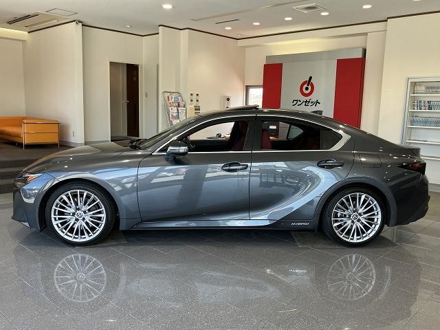 LEXUS IS300h