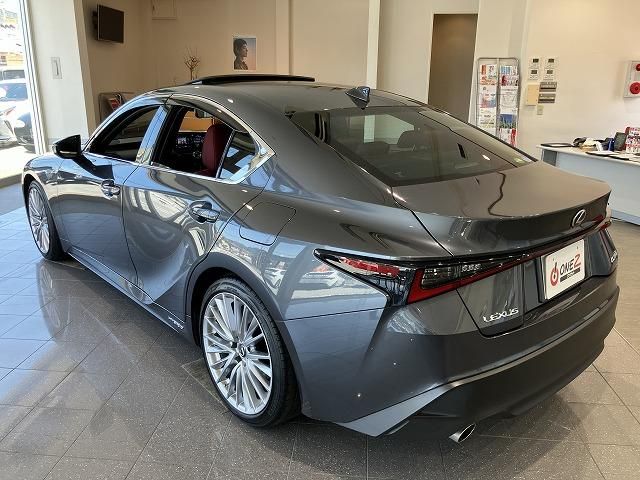 LEXUS IS300h