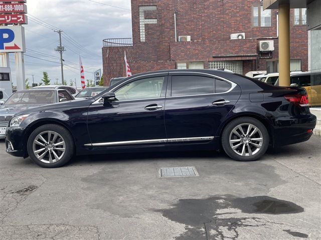 LEXUS LS600h
