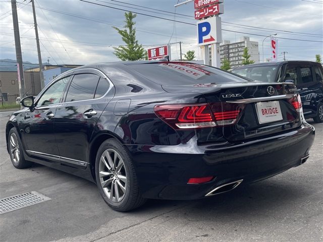 LEXUS LS600h