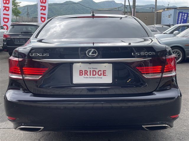LEXUS LS600h
