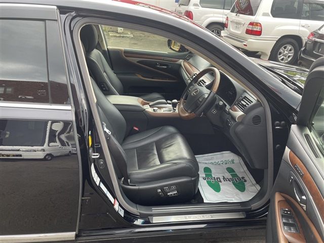 LEXUS LS600h