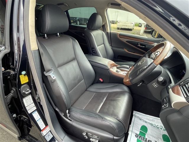 LEXUS LS600h