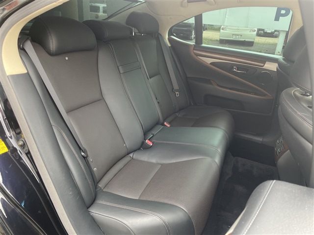 LEXUS LS600h