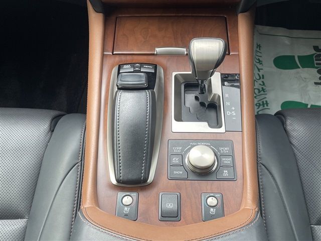 LEXUS LS600h