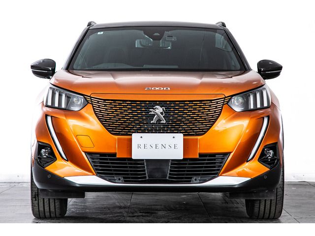 PEUGEOT e-2008