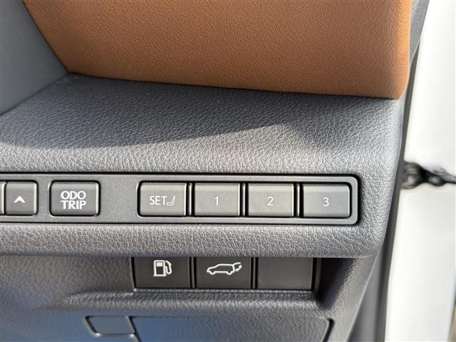 LEXUS LBX