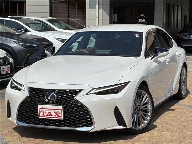 LEXUS IS300h