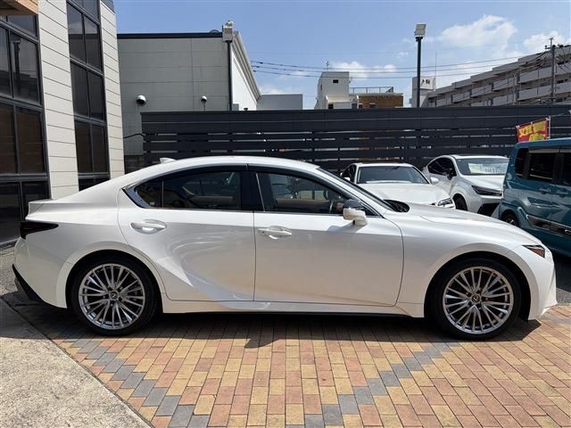 LEXUS IS300h