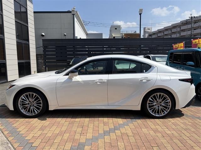 LEXUS IS300h