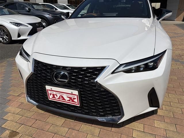 LEXUS IS300h