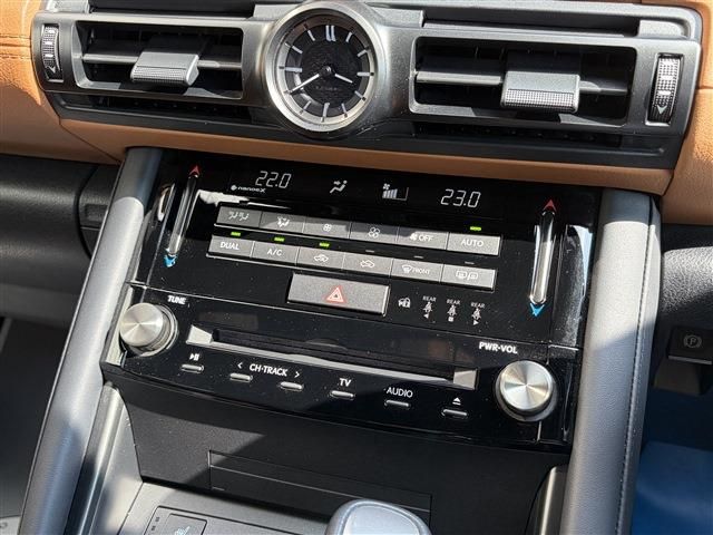 LEXUS IS300h