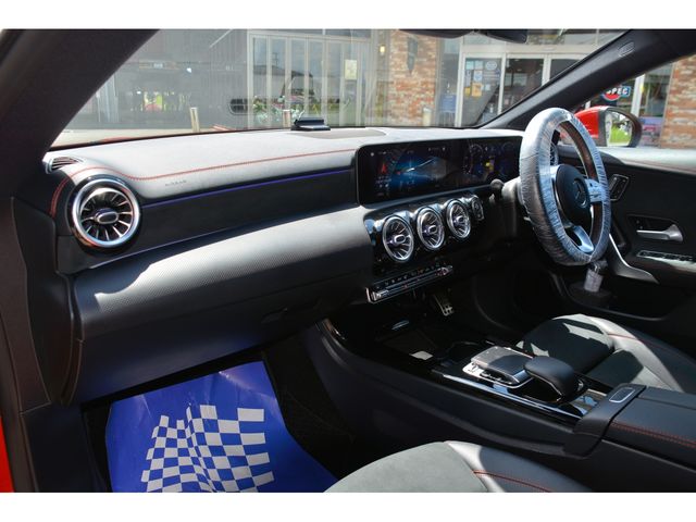 MERCEDES BENZ CLA Shooting Brake