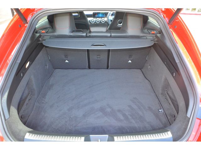MERCEDES BENZ CLA Shooting Brake