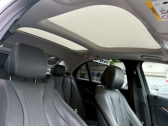 MERCEDES BENZ E class sedan