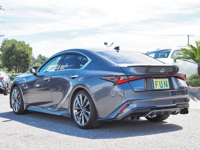 LEXUS IS300h