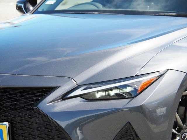 LEXUS IS300h