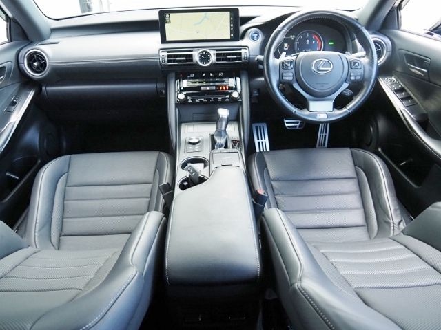 LEXUS IS300h