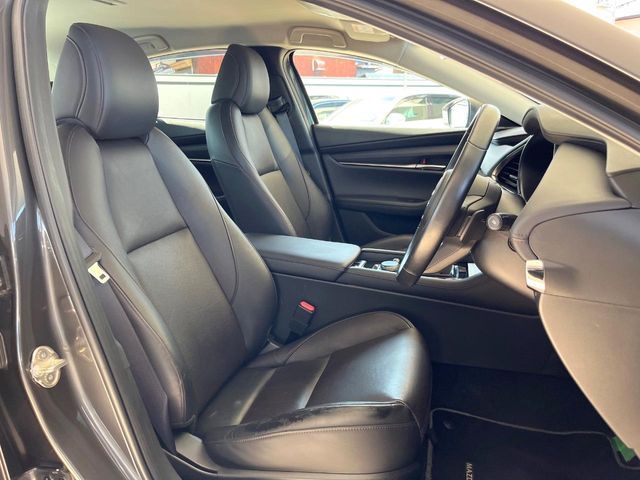 MAZDA3 SEDAN