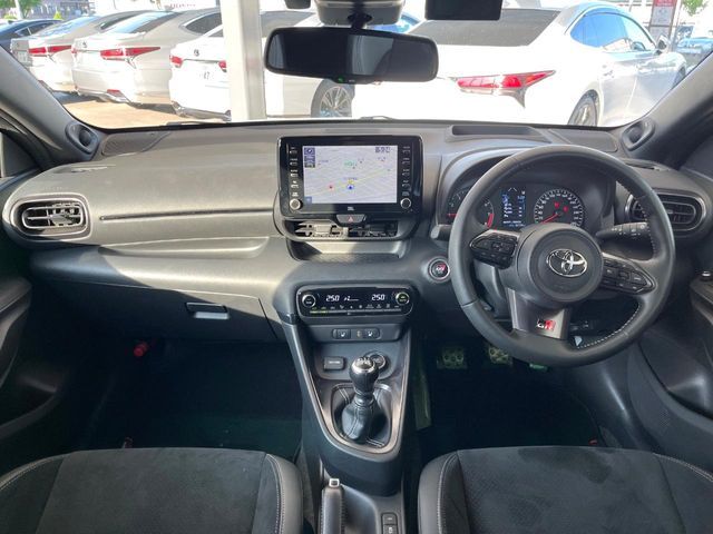 GR YARIS