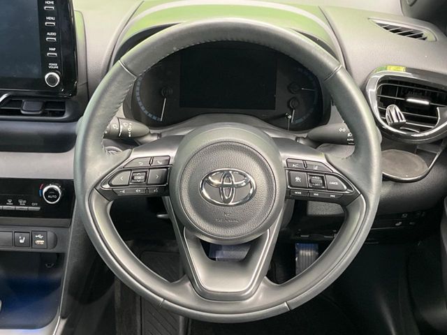 YARIS CROSS