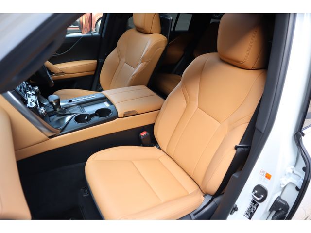LEXUS LX600