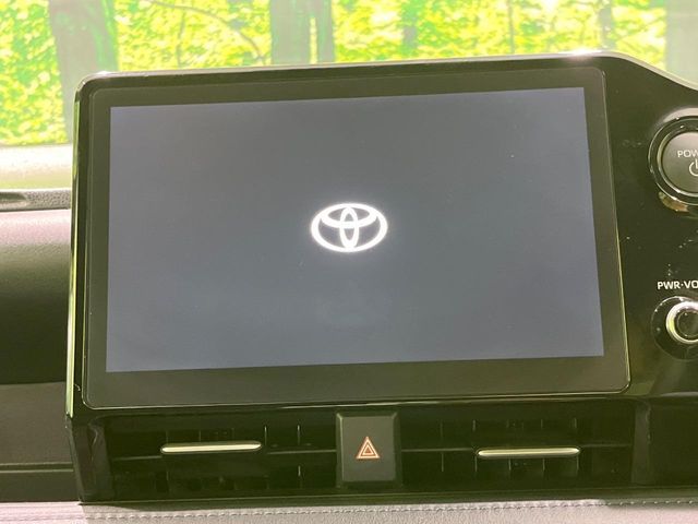 VOXY HYBRID