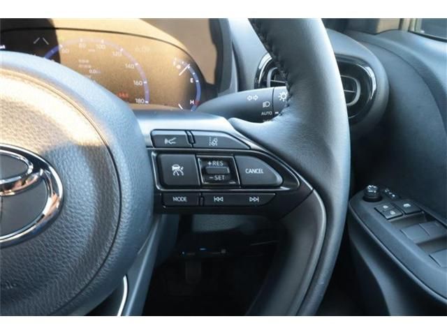YARIS CROSS HYBRID