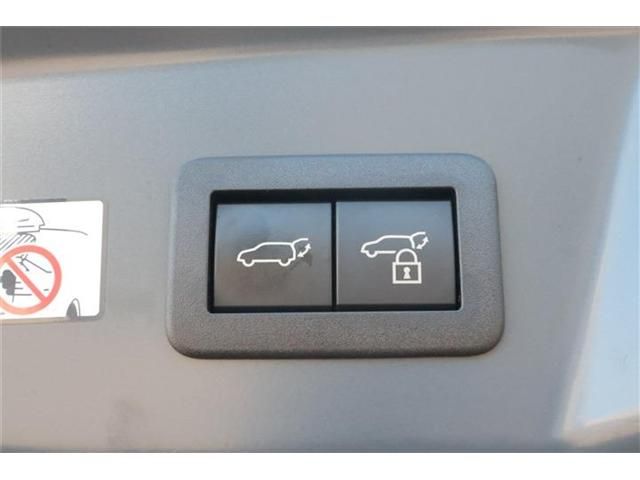 PRIUS 4WD