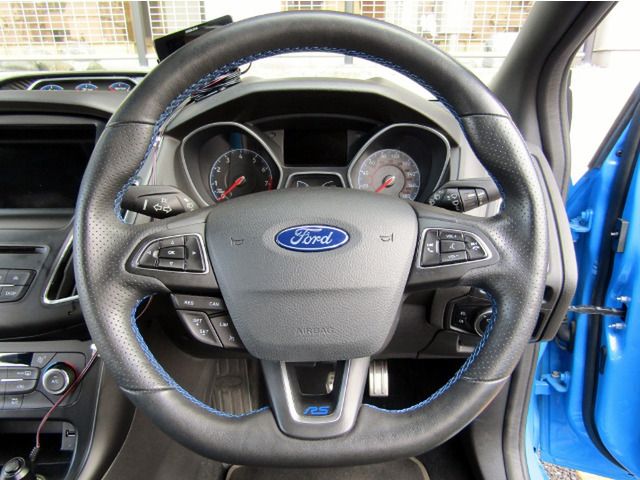 FORD FOCUS hatchback