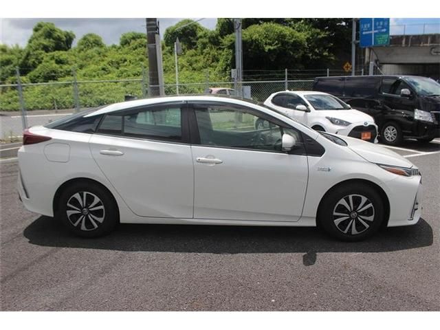 PRIUS PHV
