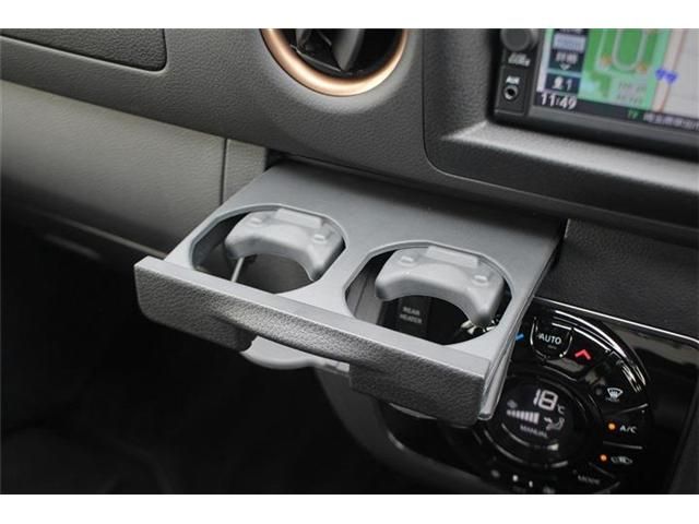 CARAVAN van 2WD
