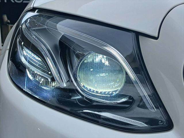 MERCEDES BENZ E class sedan