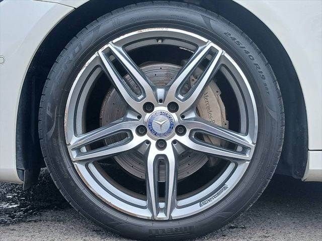 MERCEDES BENZ E class sedan