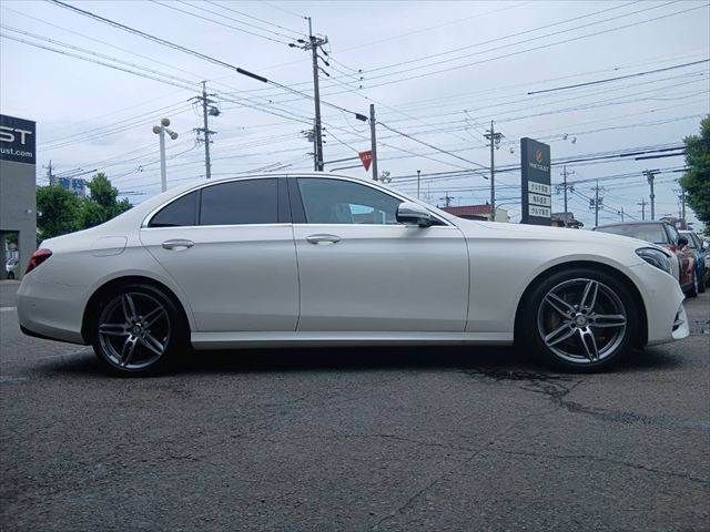 MERCEDES BENZ E class sedan