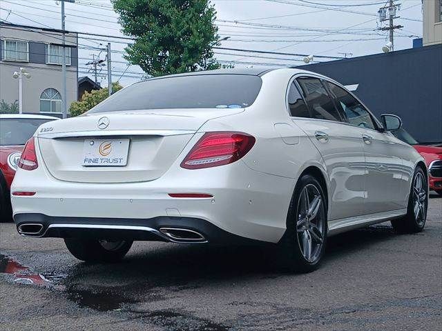 MERCEDES BENZ E class sedan